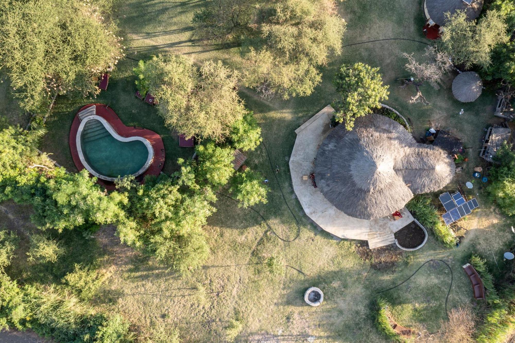 Lake Natron Maasai Giraffe Eco Lodge And Camping Mtowabaga Exterior photo