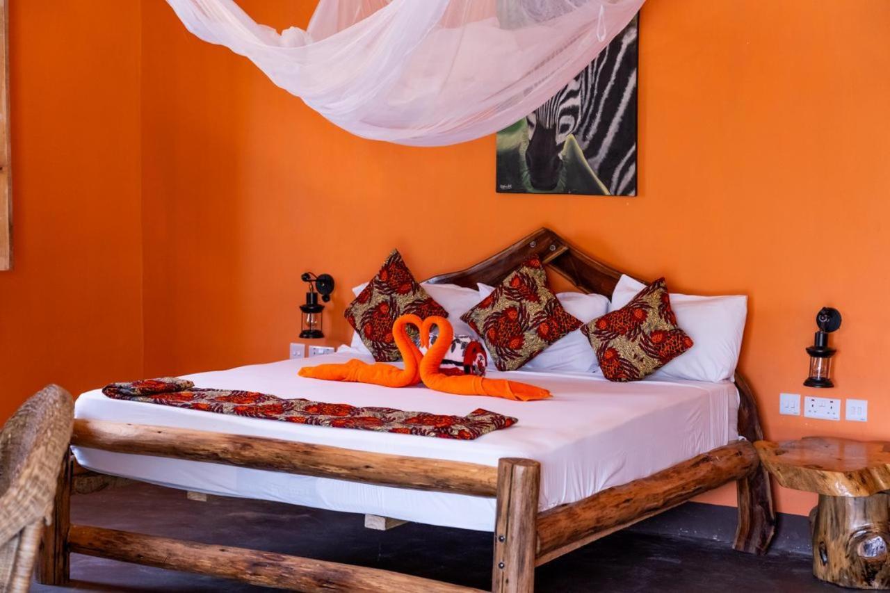 Lake Natron Maasai Giraffe Eco Lodge And Camping Mtowabaga Exterior photo